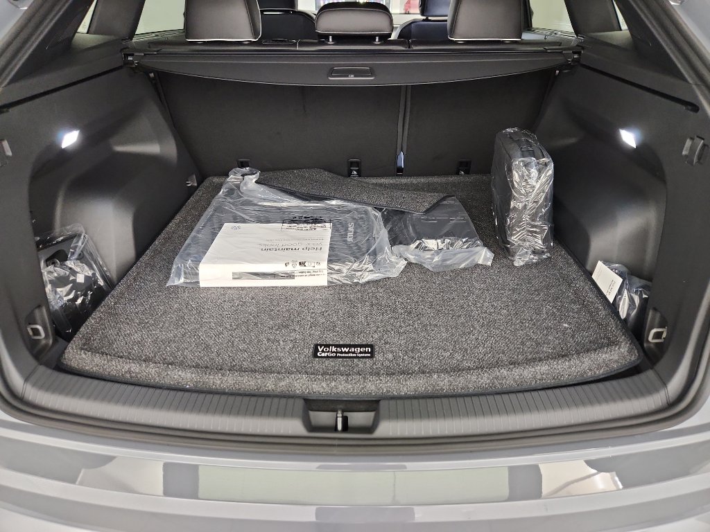 New 2026 Volkswagen Atlas Cross Sport SEL Premium R-Line image 36