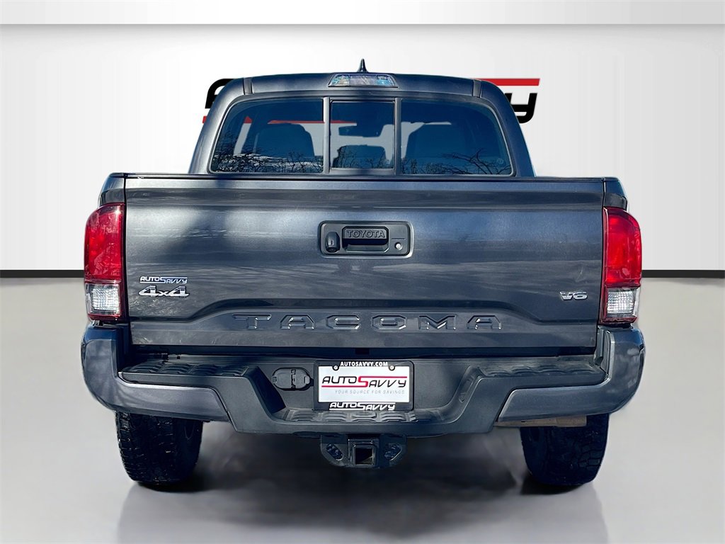 Used 2018 Toyota Tacoma SR image 6