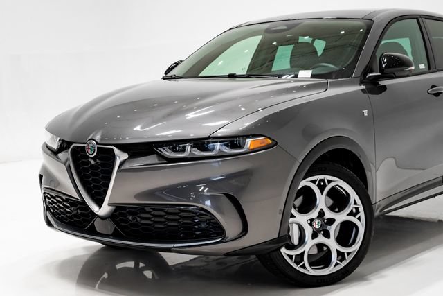Used 2024 Alfa Romeo Tonale Ti AWD/4WD image 2