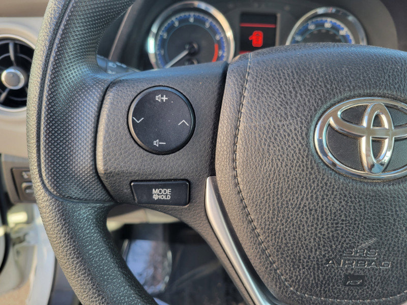 Used 2018 Toyota Corolla LE image 31