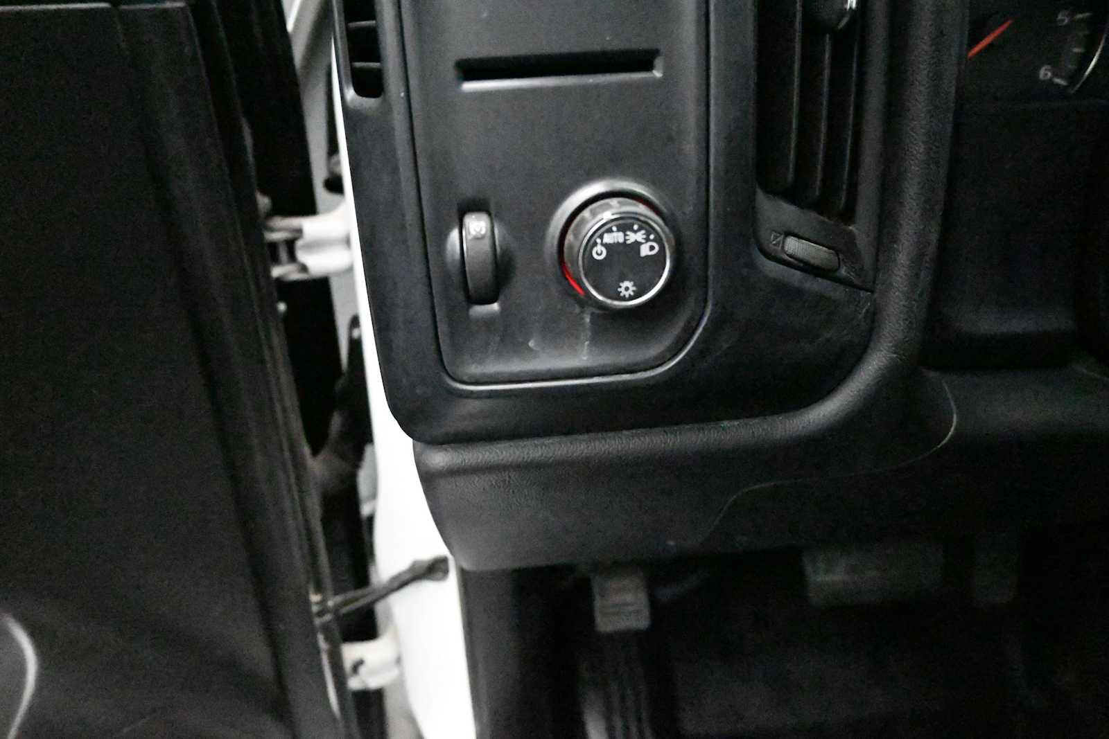 Used 2015 GMC Sierra 1500 2WD Regular Cab image 11