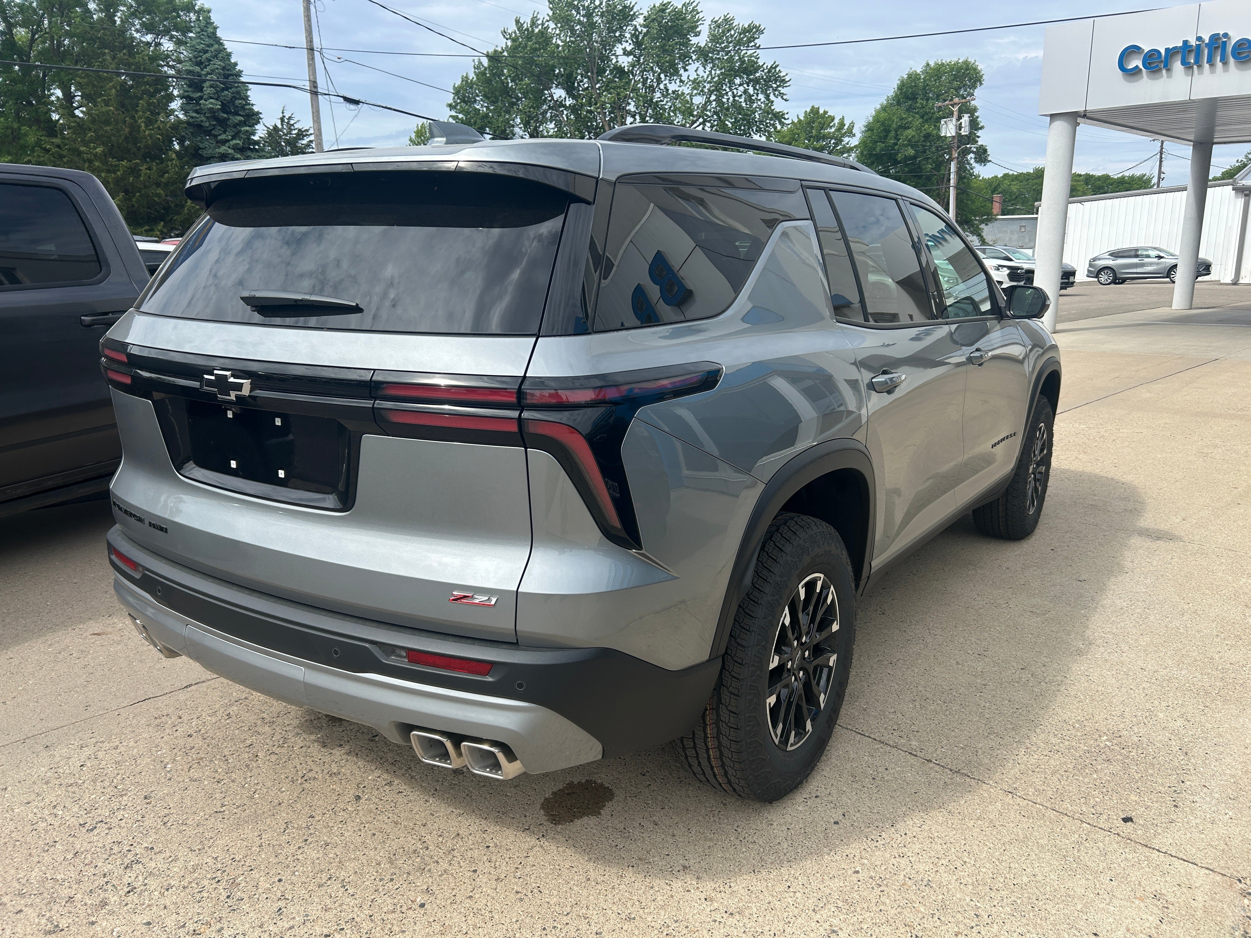 New 2026 Chevrolet Traverse Z71 w/ Driver Confidence Package AWD/4WD image 6