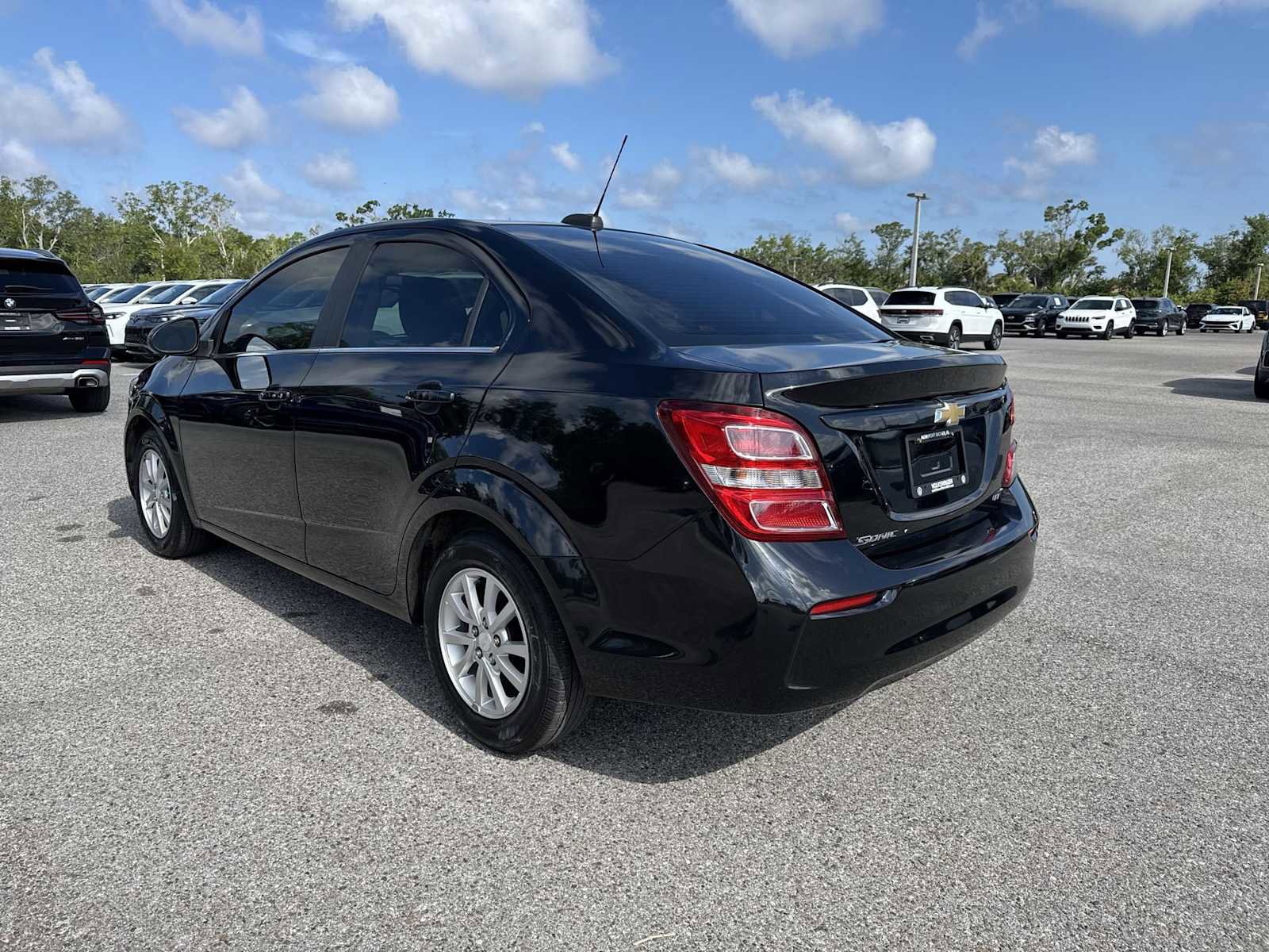 Used 2020 Chevrolet Sonic LT w/ Convenience Package FWD image 4