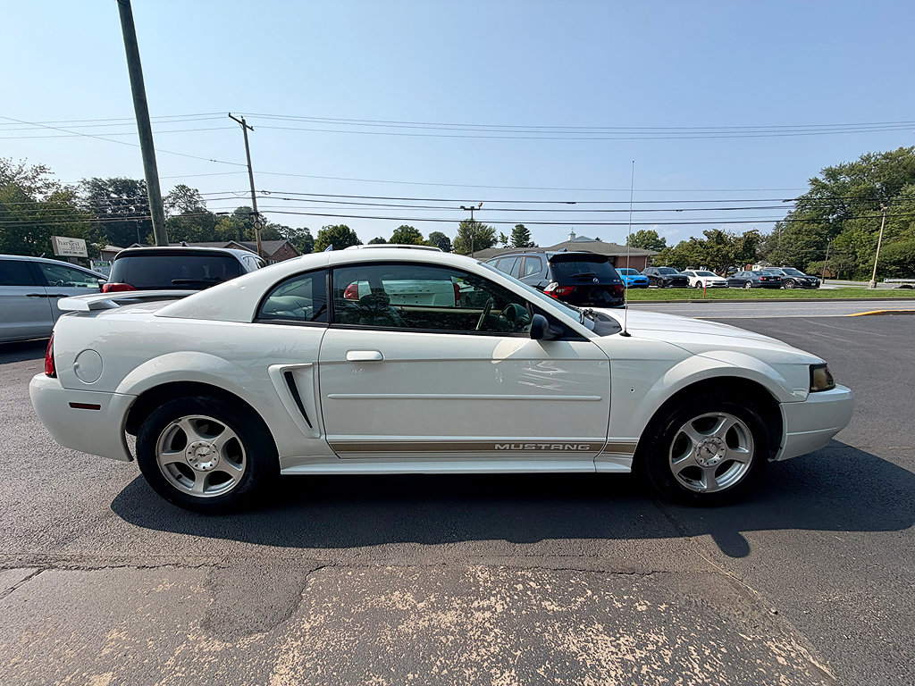 Used 2003 Ford Mustang Coupe RWD image 5