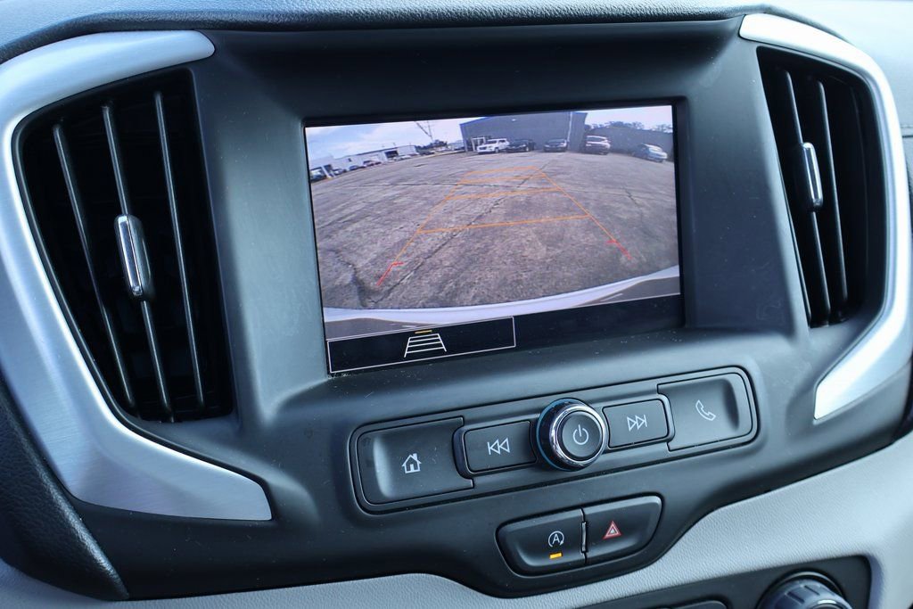 Used 2024 GMC Terrain SLE image 4