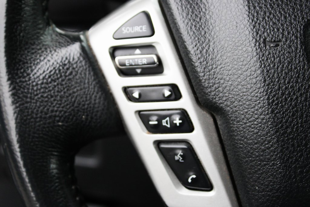 Used 2021 Nissan Titan SV w/ SV Convenience Package image 21