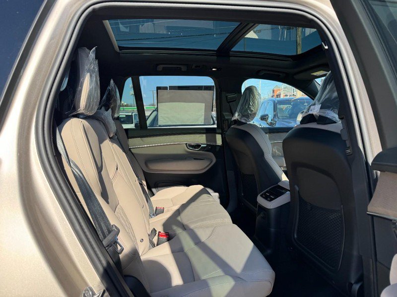 New 2026 Volvo XC90 T8 Plus w/ Protection Package Premier AWD/4WD image 5