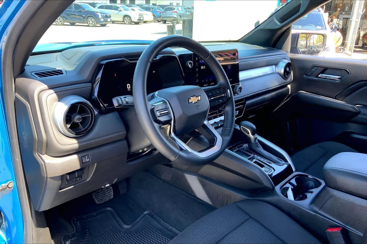 Used 2024 Chevrolet Colorado LT w/ LT Convenience Package II image 17