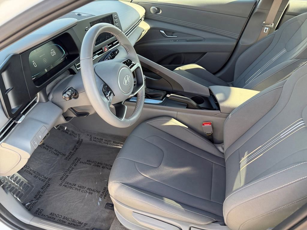 Used 2025 Hyundai Elantra Sport image 10