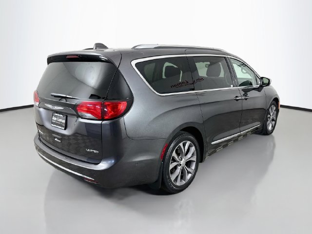 Used 2020 Chrysler Pacifica Limited w/ Tire & Wheel Group FWD image 7