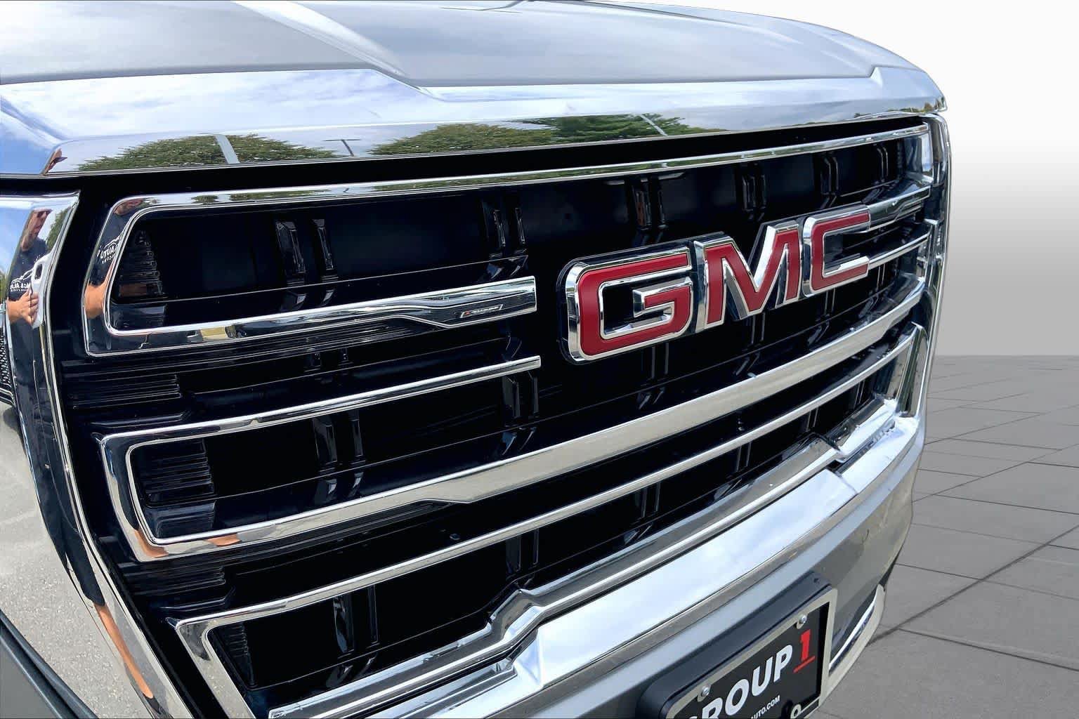 Used 2023 GMC Yukon SLT AWD/4WD image 30
