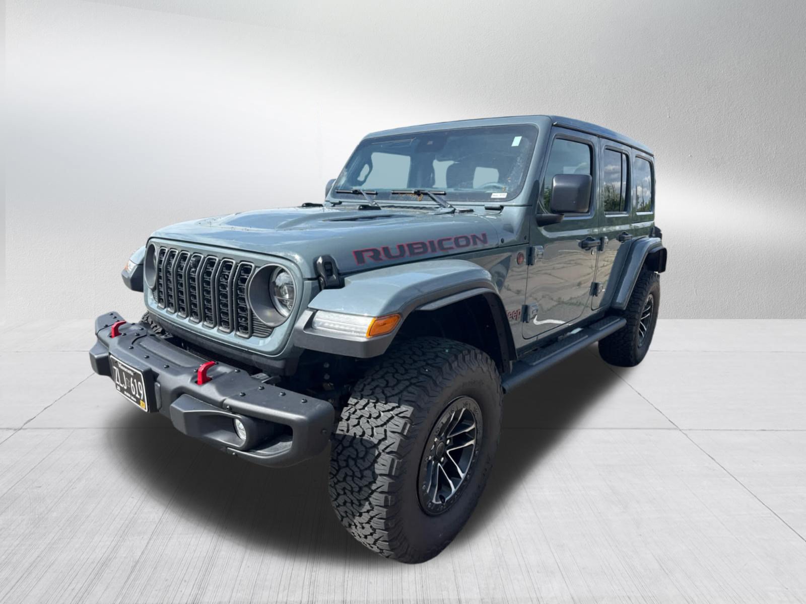 Used 2025 Jeep Wrangler Unlimited Rubicon AWD/4WD image 3
