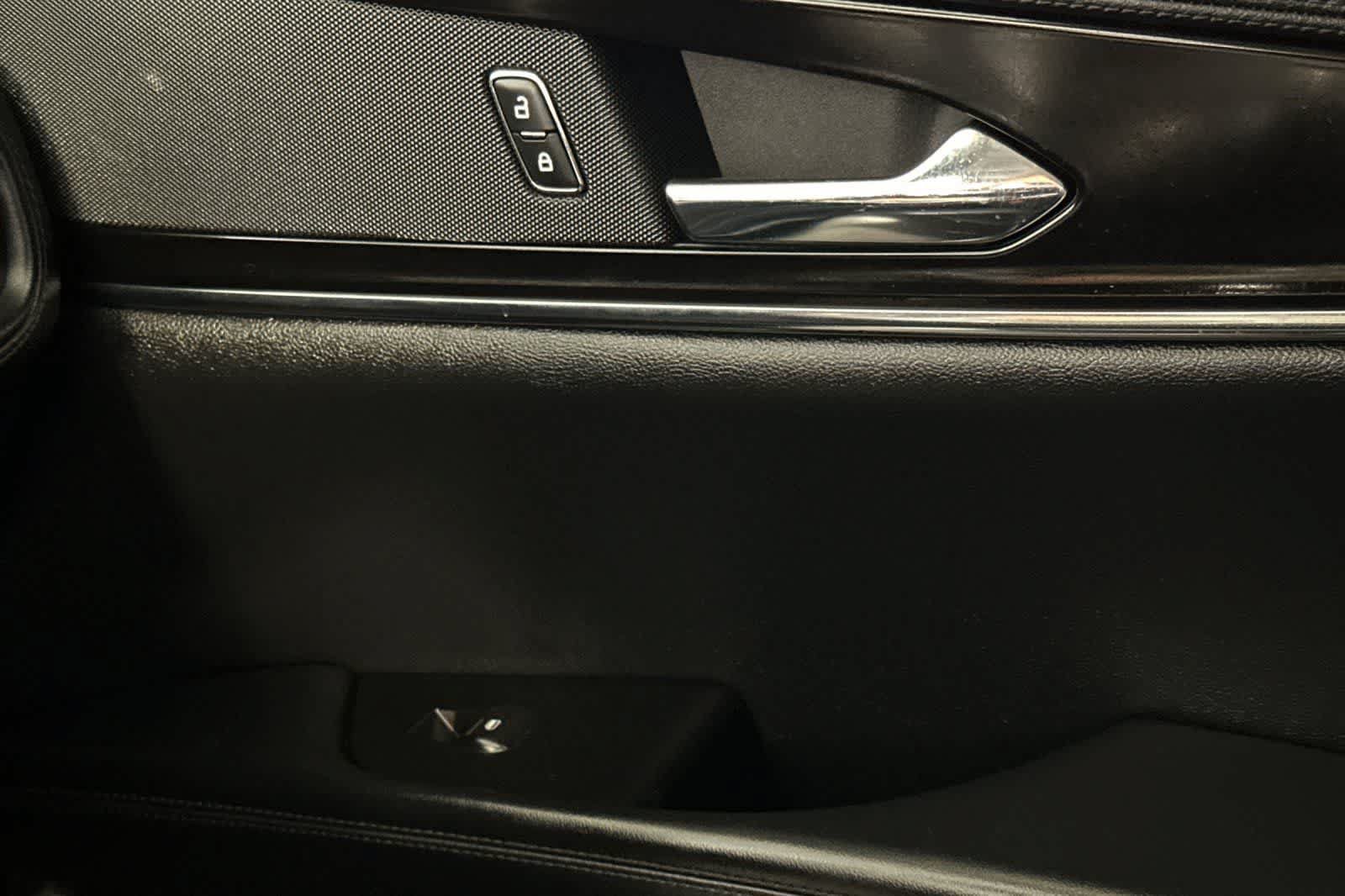 Used 2022 Lincoln Nautilus FWD w/ Premium Package image 21