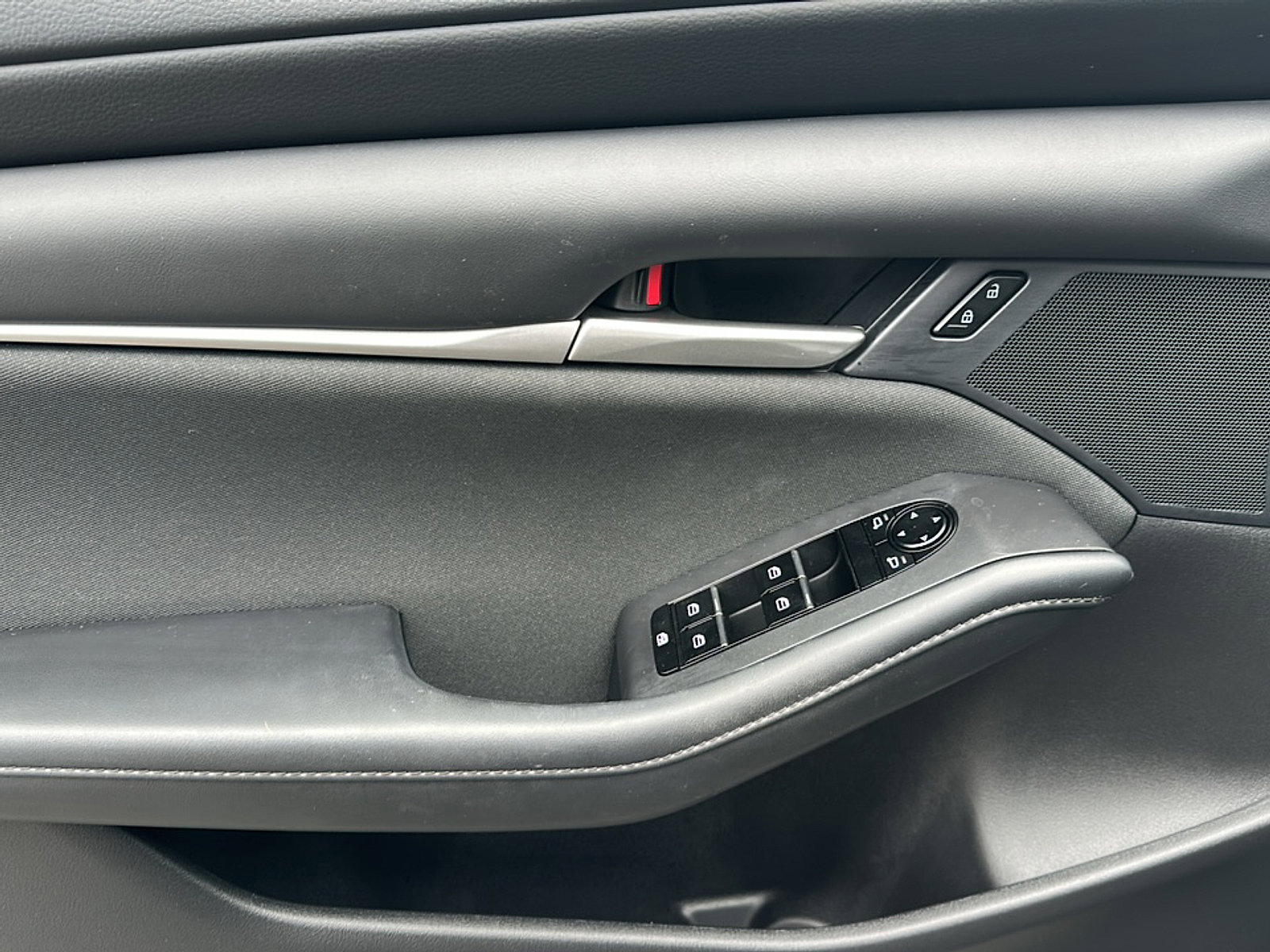 Used 2024 MAZDA MAZDA3 s image 16