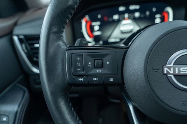 Used 2022 Nissan Rogue Platinum w/ Head-Up Display Package image 29
