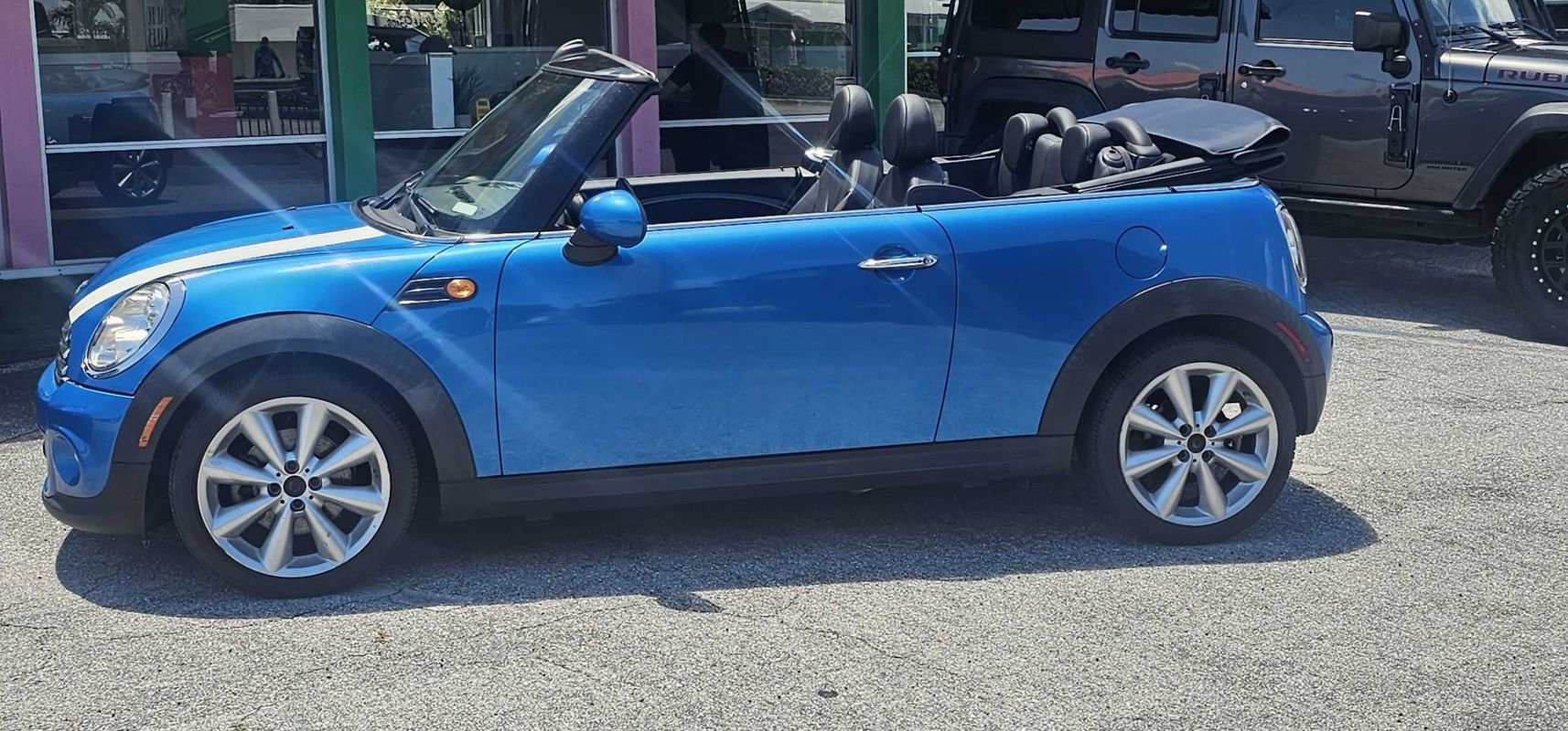 Used 2012 MINI Cooper Convertible image 2