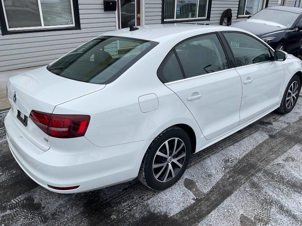 Used 2017 Volkswagen Jetta SE image 10