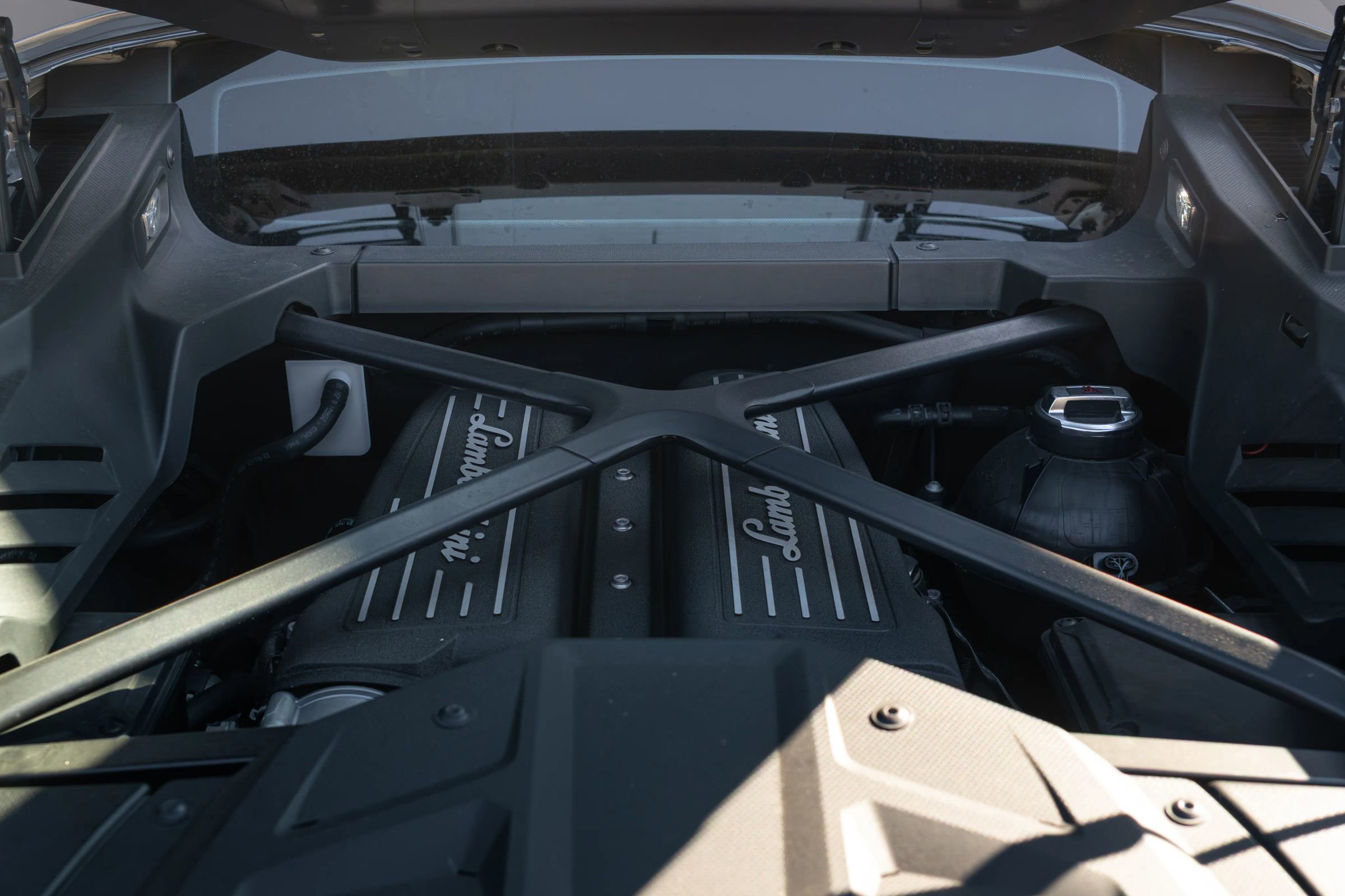 Used 2021 Lamborghini Huracan EVO image 30