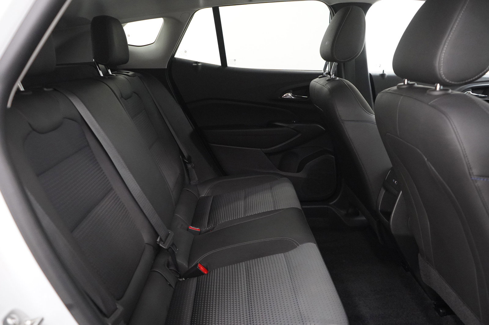 Used 2024 Chevrolet Trax LT w/ Sunroof Package image 12