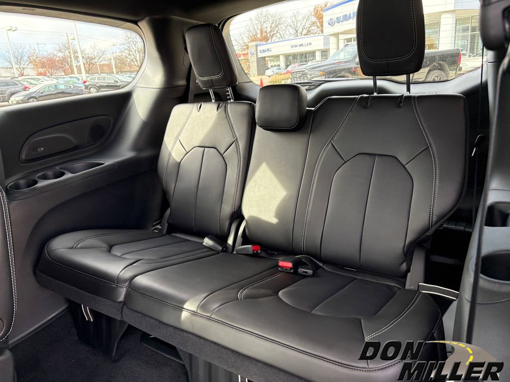 New 2026 Chrysler Pacifica Select image 26