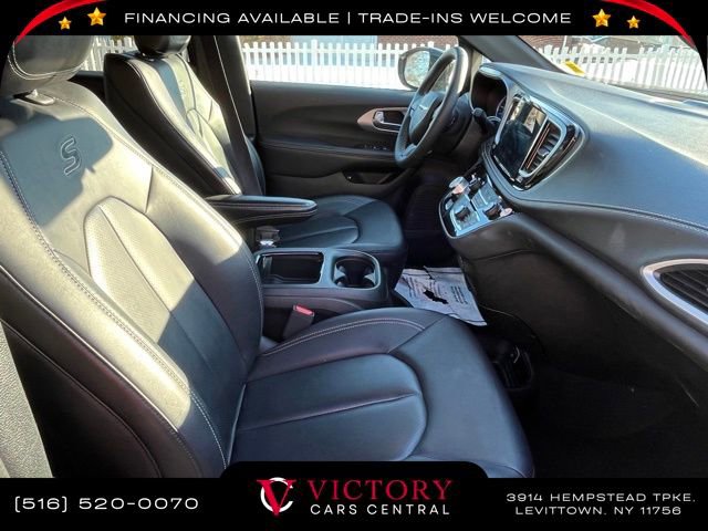 Used 2024 Chrysler Pacifica Select image 22