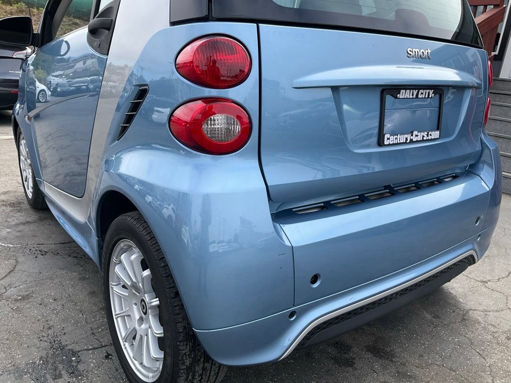 Used 2013 smart fortwo passion RWD image 57