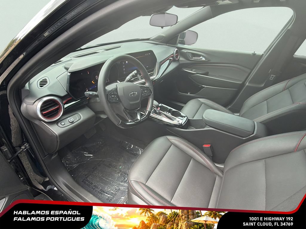 Used 2025 Chevrolet Trax RS w/ Sunroof Package FWD image 15