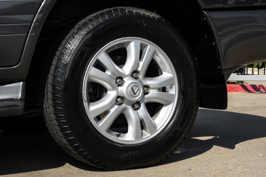 Used 2005 Lexus LX 470 4WD image 66
