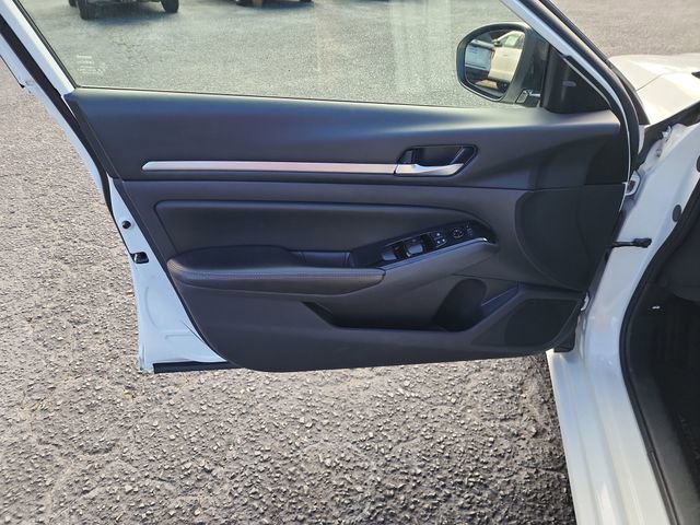 Used 2024 Nissan Altima 2.5 SR image 9