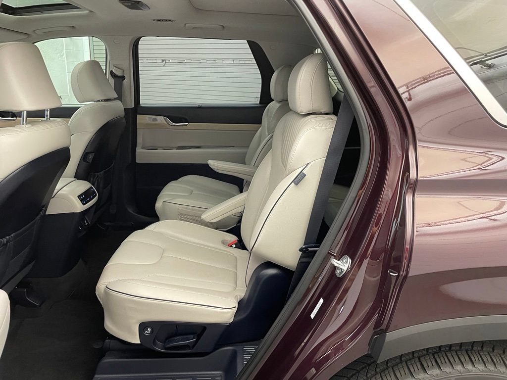 Used 2023 Hyundai Palisade Limited FWD image 23