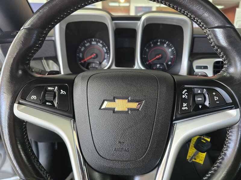 Used 2015 Chevrolet Camaro LT RWD image 19