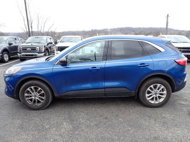 Used 2022 Ford Escape SE w/ Cold Weather Package image 2