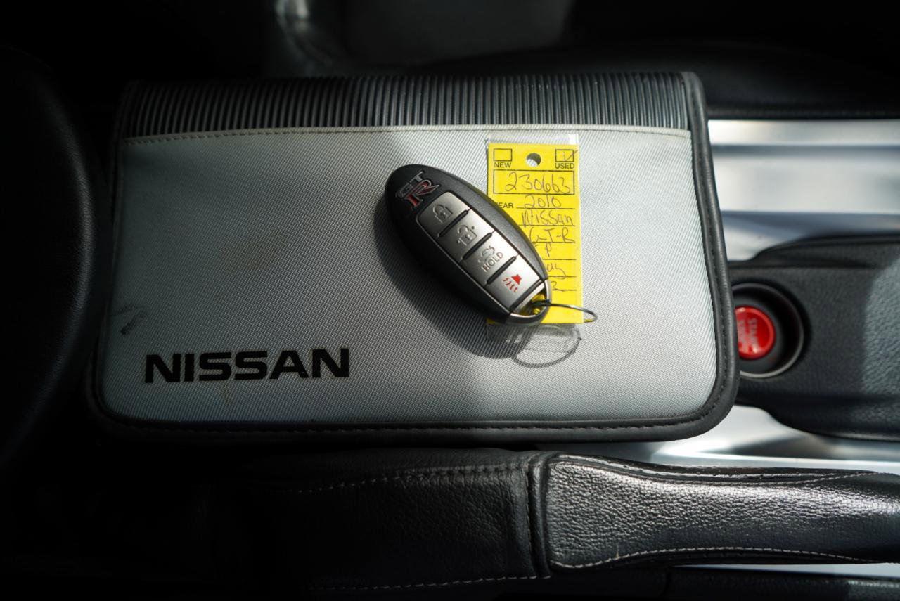 Used 2010 Nissan GT-R Premium image 82