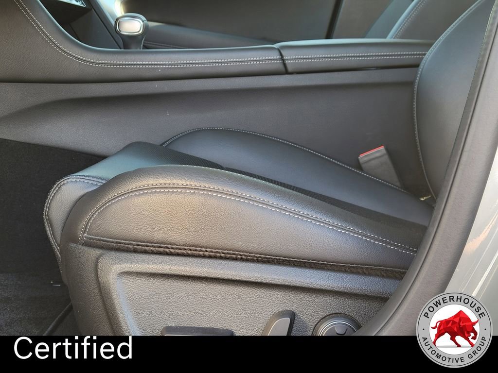 Used 2025 Genesis G70 2.5T image 23