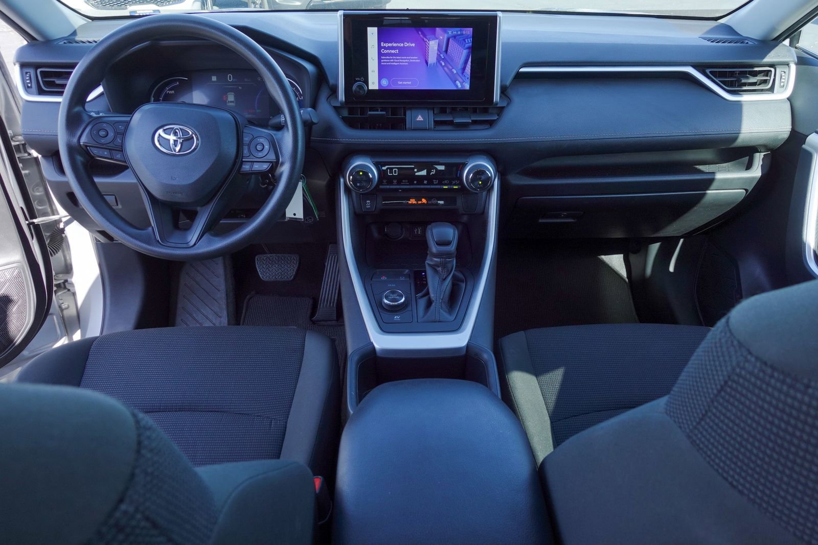 Used 2024 Toyota RAV4 LE AWD/4WD image 10