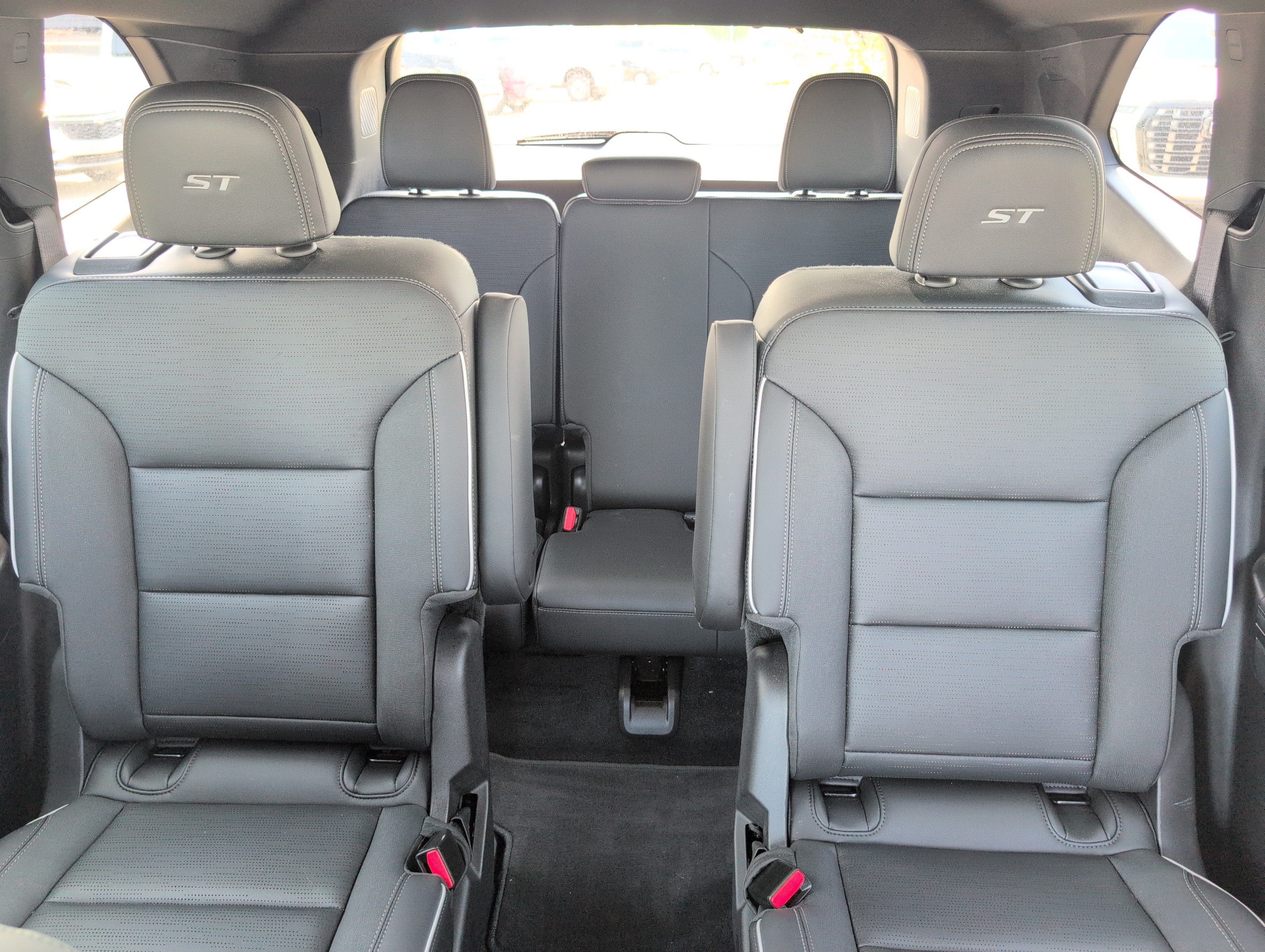 Used 2025 Buick Enclave Sport Touring FWD image 27