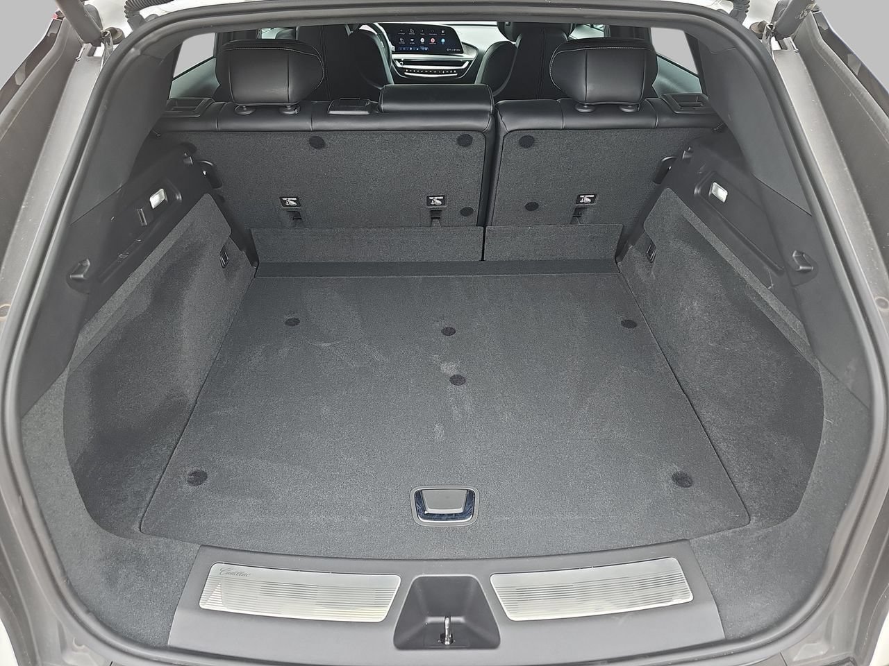 Used 2024 Cadillac Lyriq Luxury w/ LPO, Floor Liner Package RWD image 12