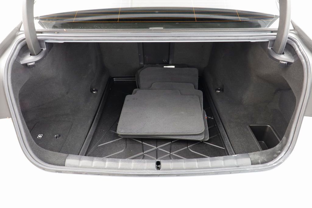 Used 2024 BMW 760i xDrive w/ Premium Package 2 image 19