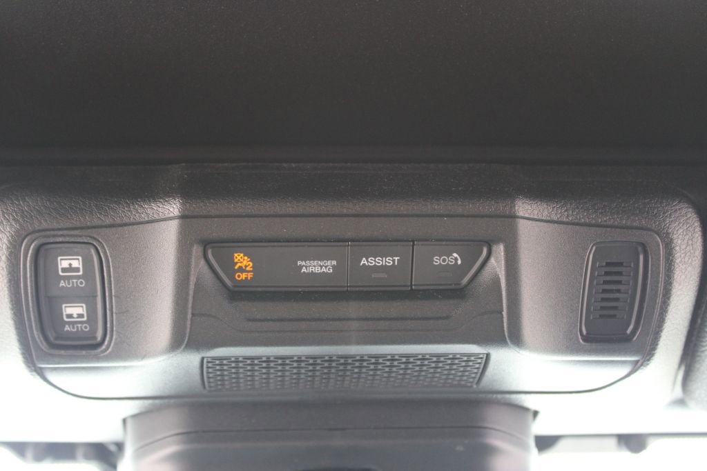 Used 2024 Jeep Wrangler Unlimited Sahara w/ Safety Group image 19