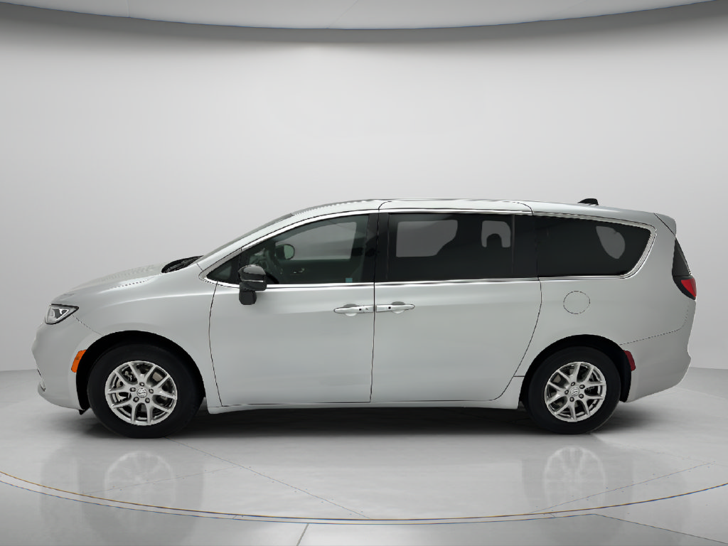 Used 2026 Chrysler Pacifica Select FWD image 7
