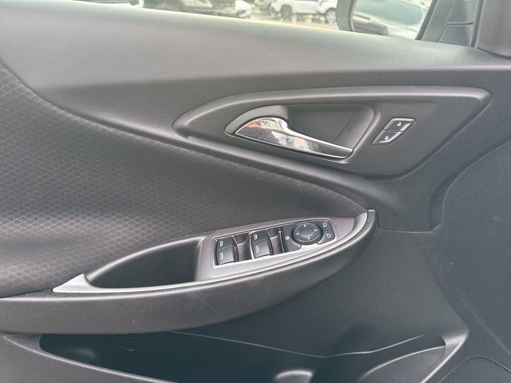 Used 2023 Chevrolet Malibu LT image 11