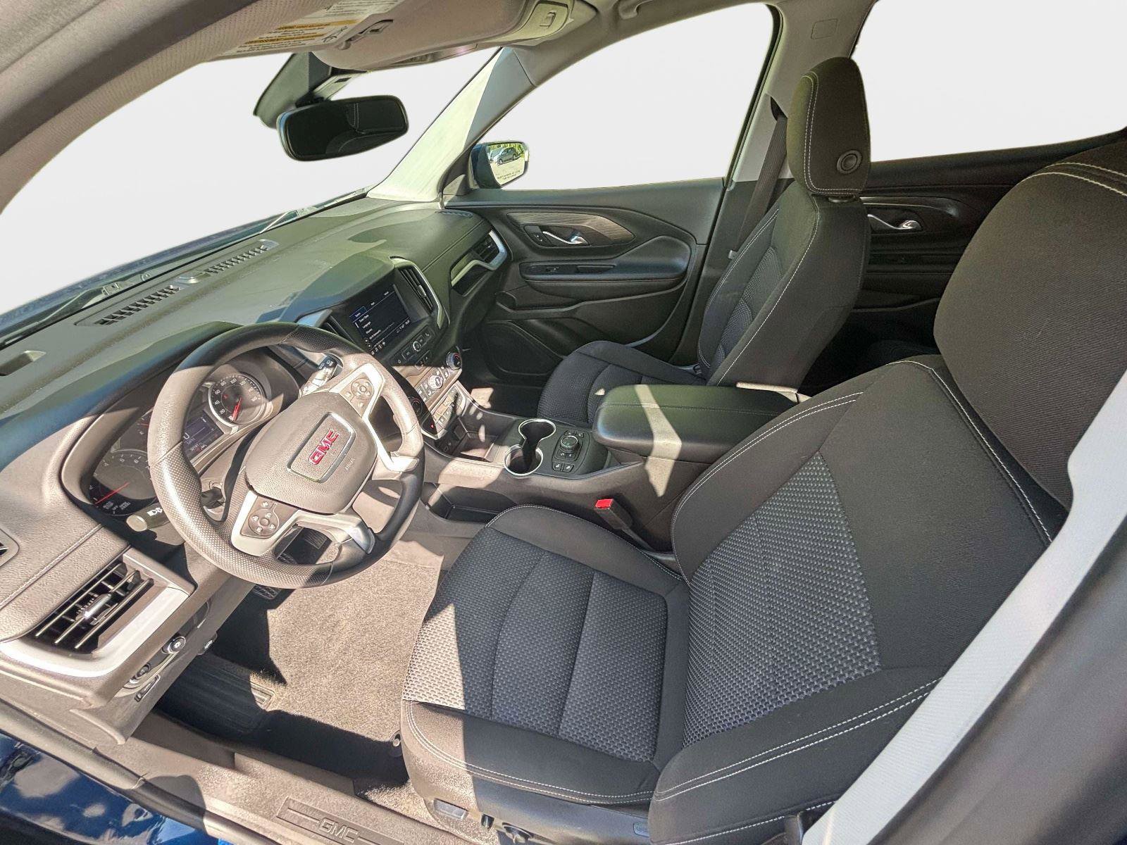 Used 2022 GMC Terrain SLE w/ Driver Convenience Package image 17