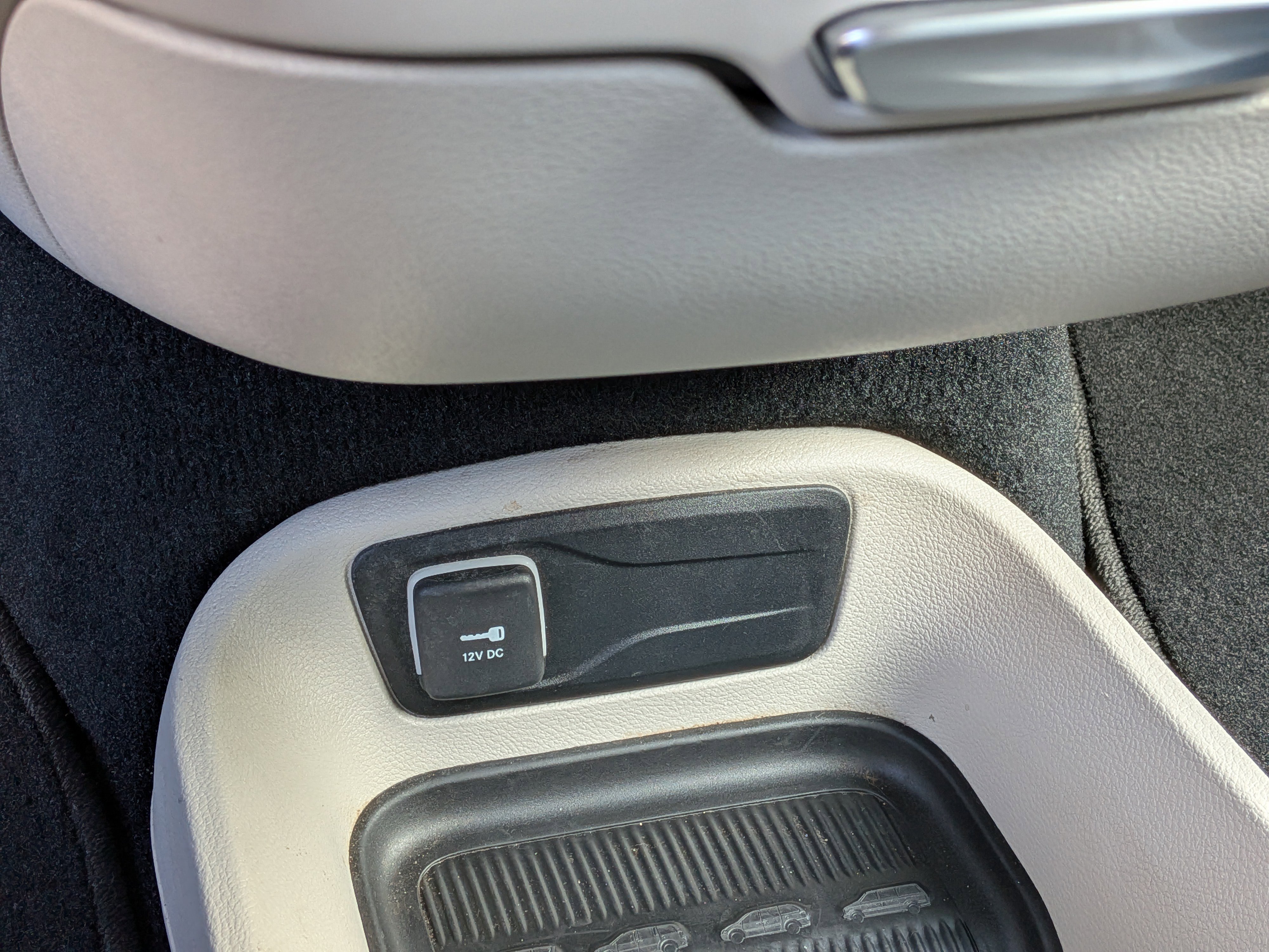 Used 2024 Chrysler Pacifica Touring-L image 32