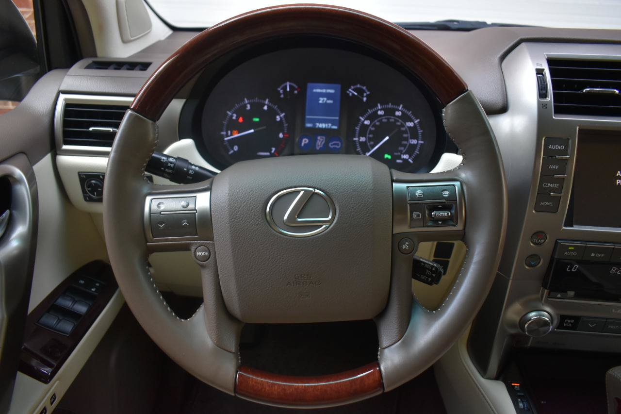 Used 2014 Lexus GX 460 w/ Premium Package AWD/4WD image 10