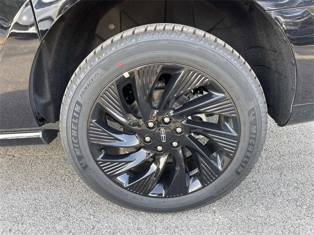 New 2025 Lincoln Navigator L Reserve w/ Jet Appearance Package image 11