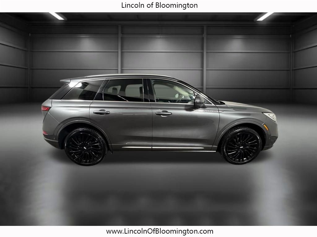 Certified 2022 Lincoln Corsair Reserve w/ Equipment Group 201A image 8