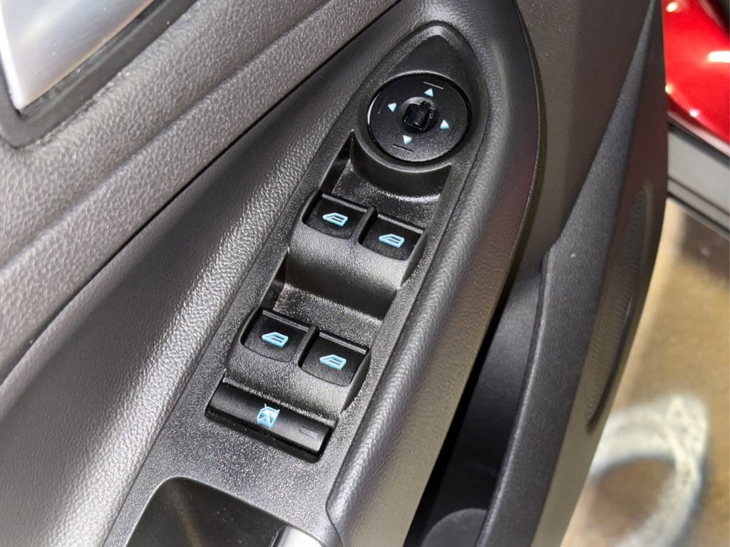 Used 2015 Ford Escape SE image 34