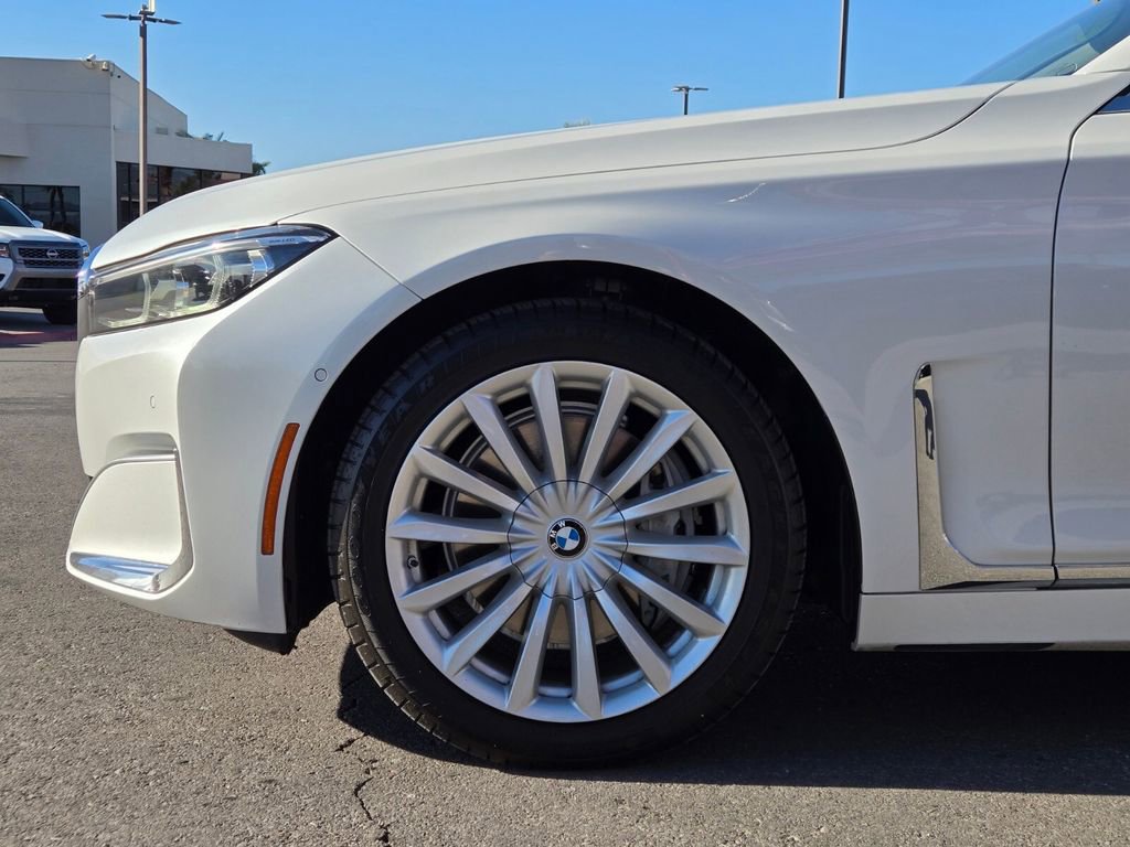 Used 2020 BMW 740i image 9
