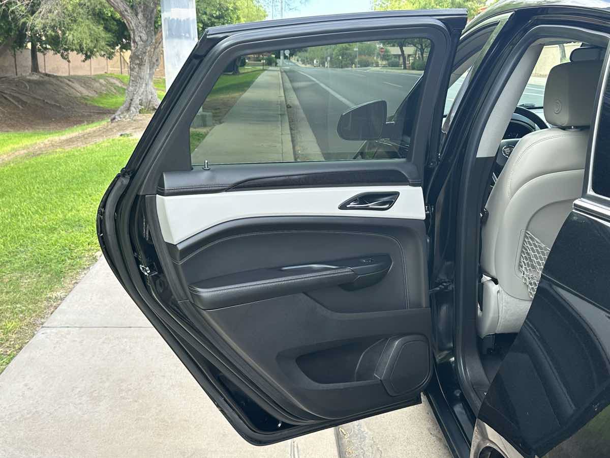 Used 2016 Cadillac SRX Luxury w/ Driver Awareness Package FWD image 44
