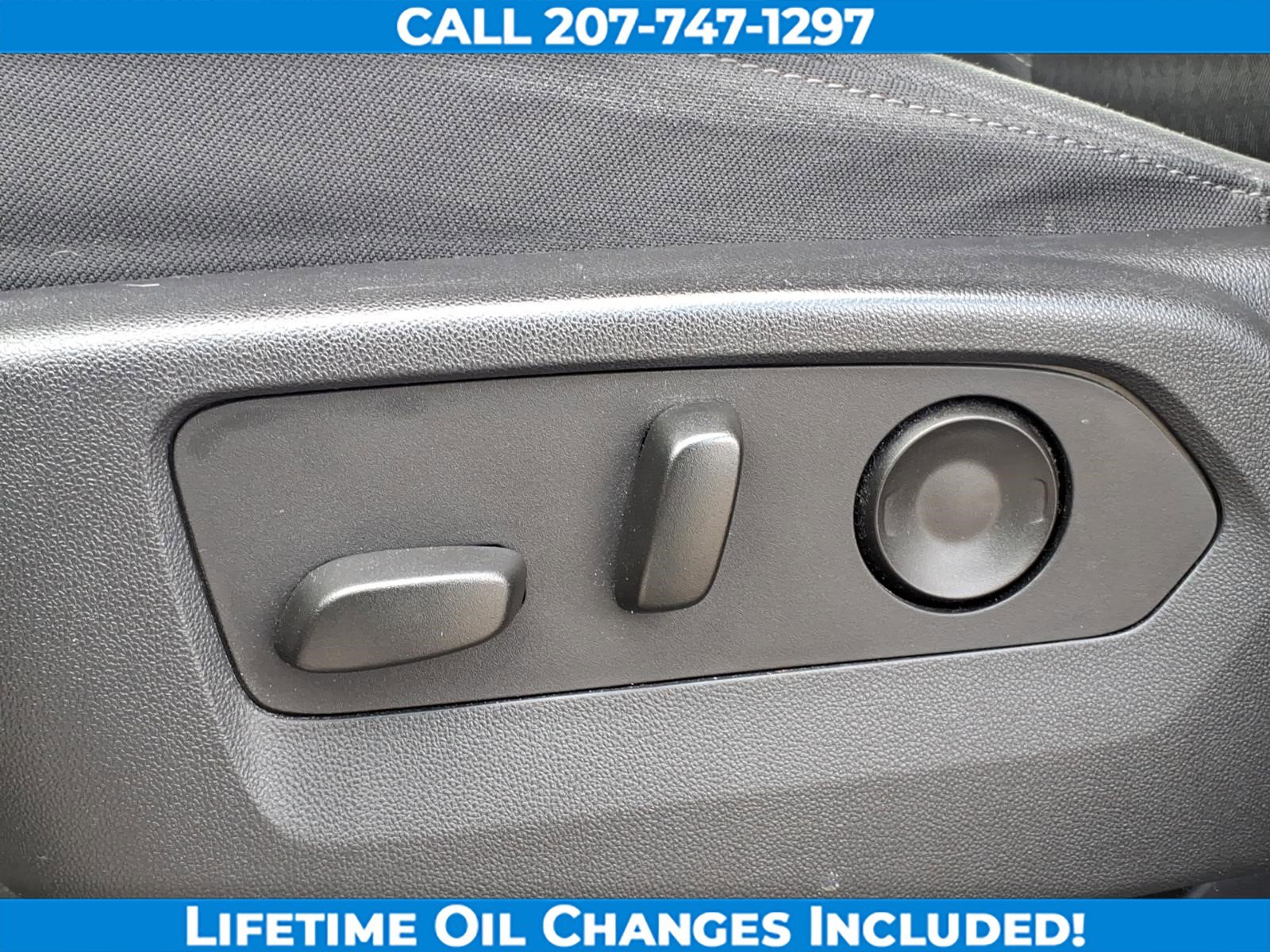 Used 2023 Chevrolet Silverado 1500 LT AWD/4WD image 11
